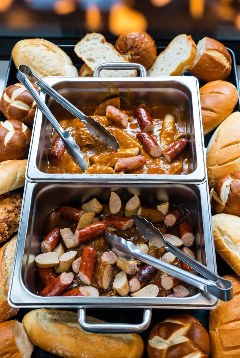 Currywurst Mix mit Brot